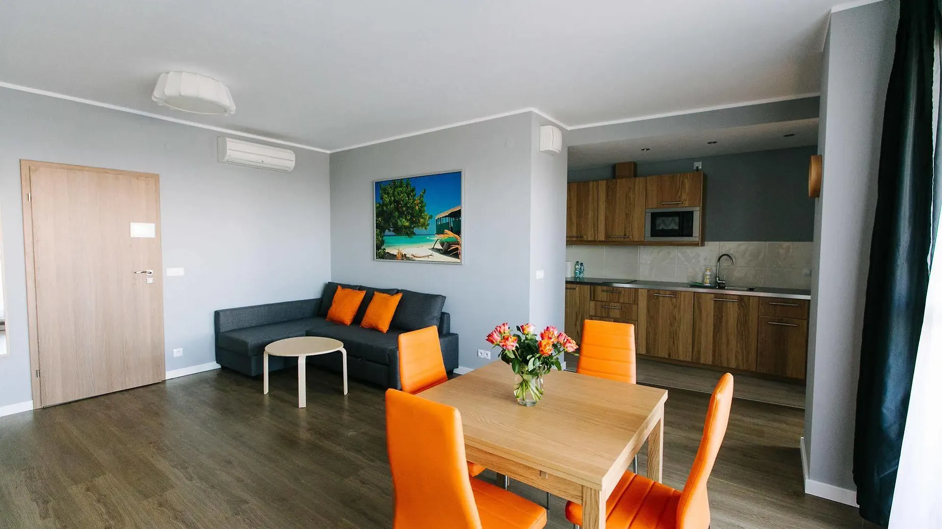 Renttner Apartamenty Warsaw Apartment